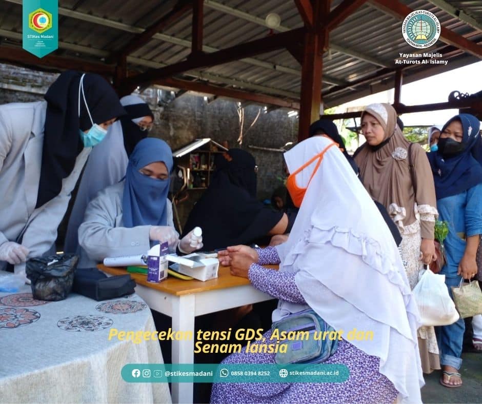 Baksos STIKes Madani “Mengobati flu saat cuaca tidak menentu.”
